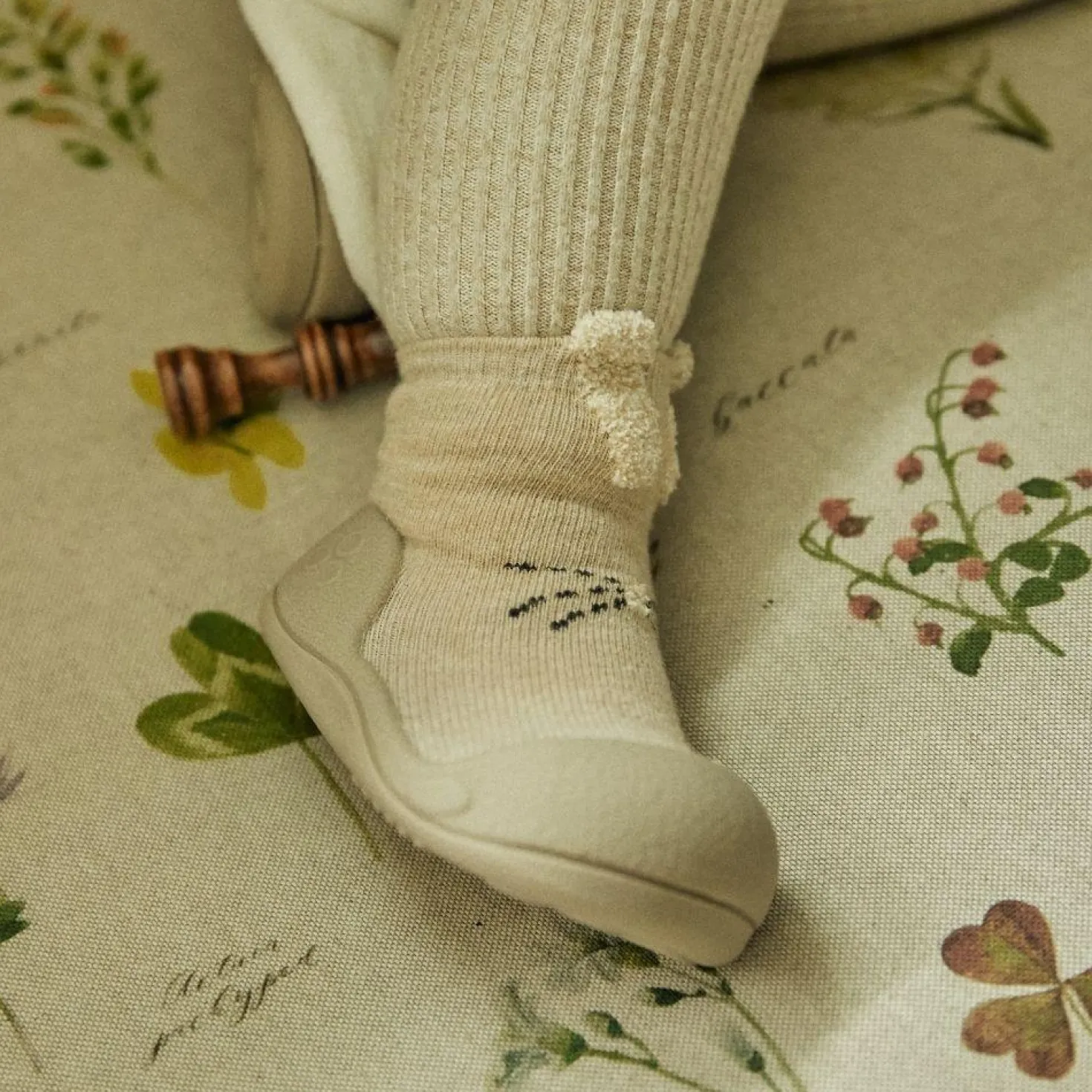 Attipas · Rabbit Beige