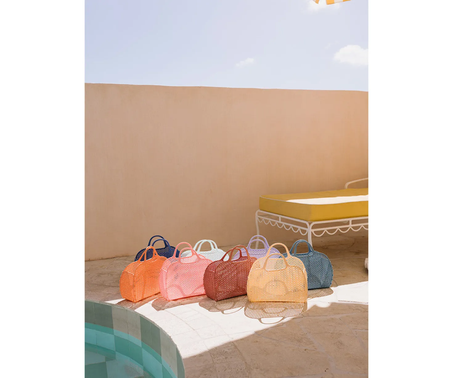 Bolso Plástico Retro Vintage · Mango