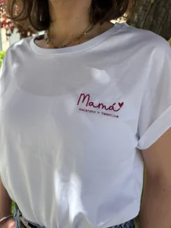 Camiseta Bordada Mamá