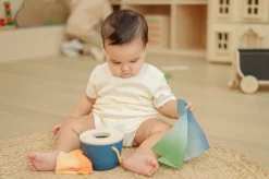 Cubo encaja pañuelos Montessori · Plantoys