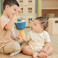 Cubo encaja pañuelos Montessori · Plantoys