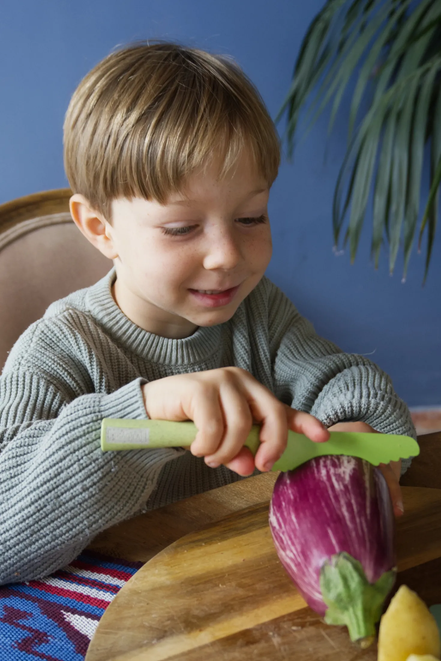 Cuchillo Classic Seguro para Niños KLYV Orchid Rose · Skagfa
