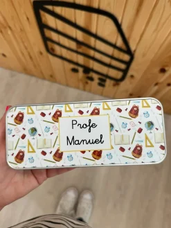 Estuche de lata vintage personalizable · Mochilas