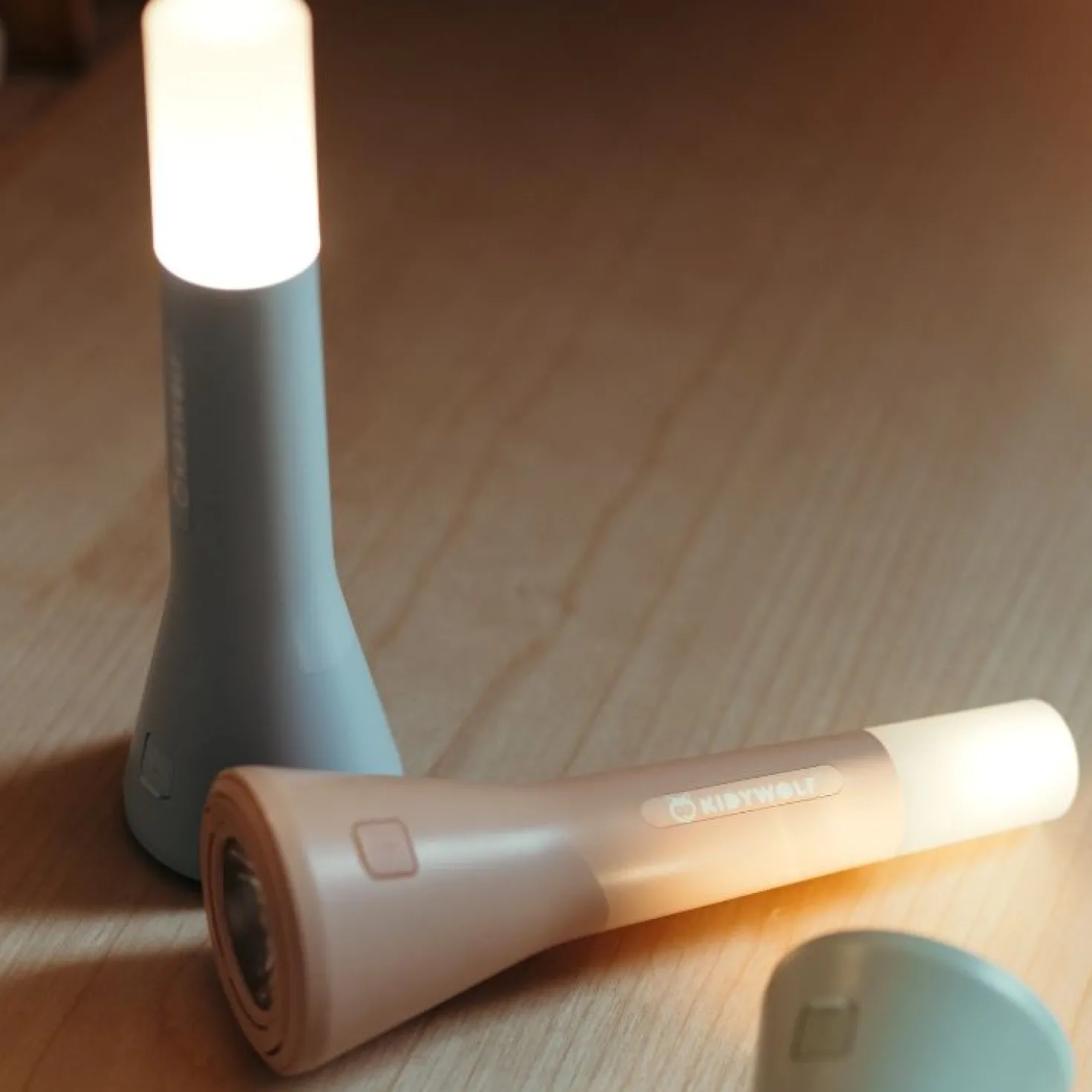 Flashlight (varios colores) Linterna · Kidywolf