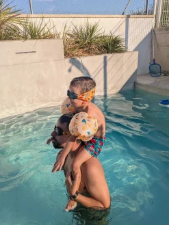Gafas infantiles negras con turbante Coches · Fun Water