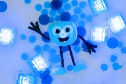 GloPals Set Personaje + 2 Cubos luz BLAIR Azul