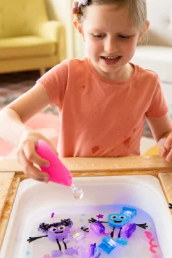 GloPals Set Personaje + 2 Cubos luz LUMI Lila