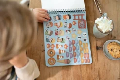 Libro de recortar y pintar vehiculos · Little Dutch