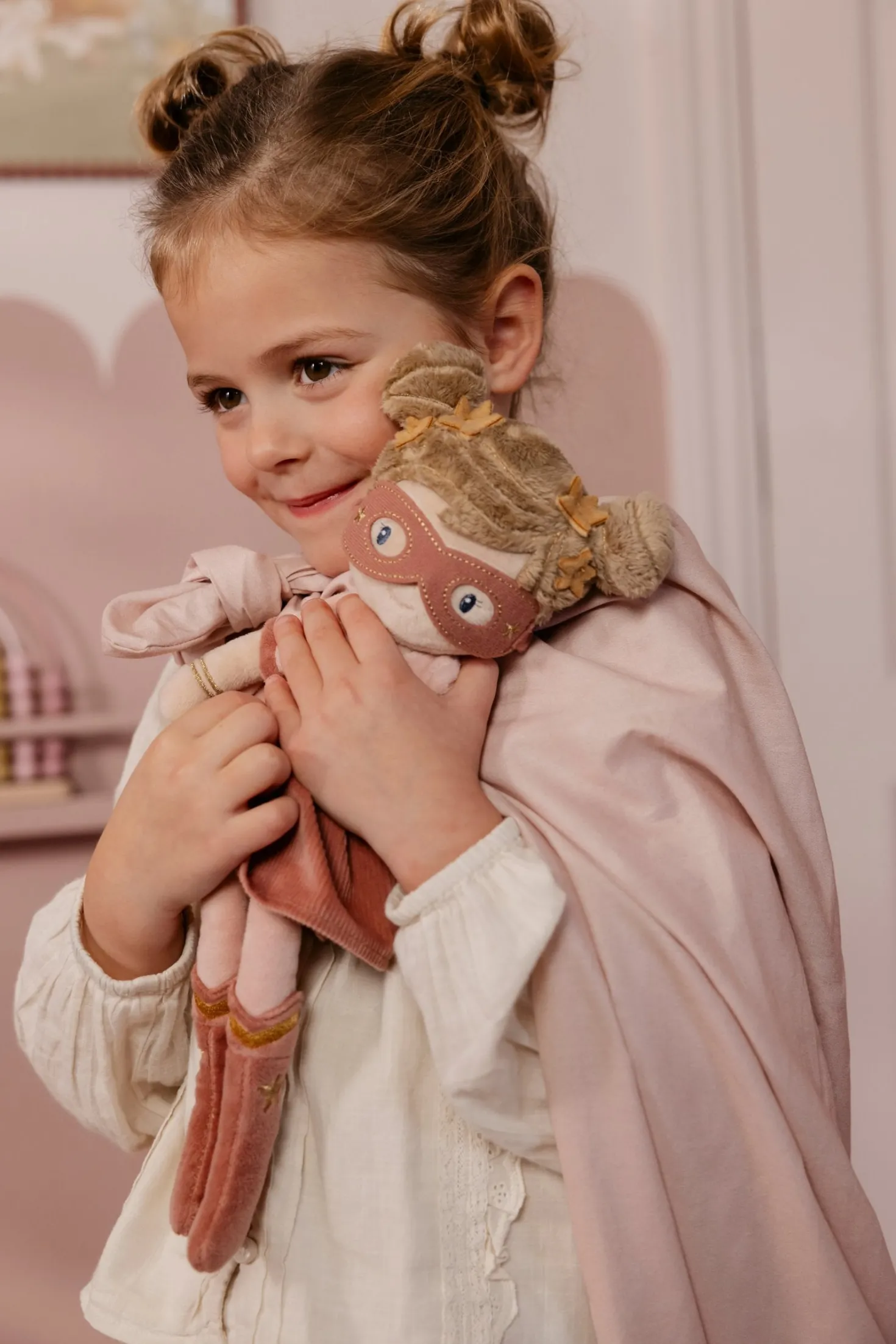 Rosa Superheroína Muñeca Blandita · Little Dutch