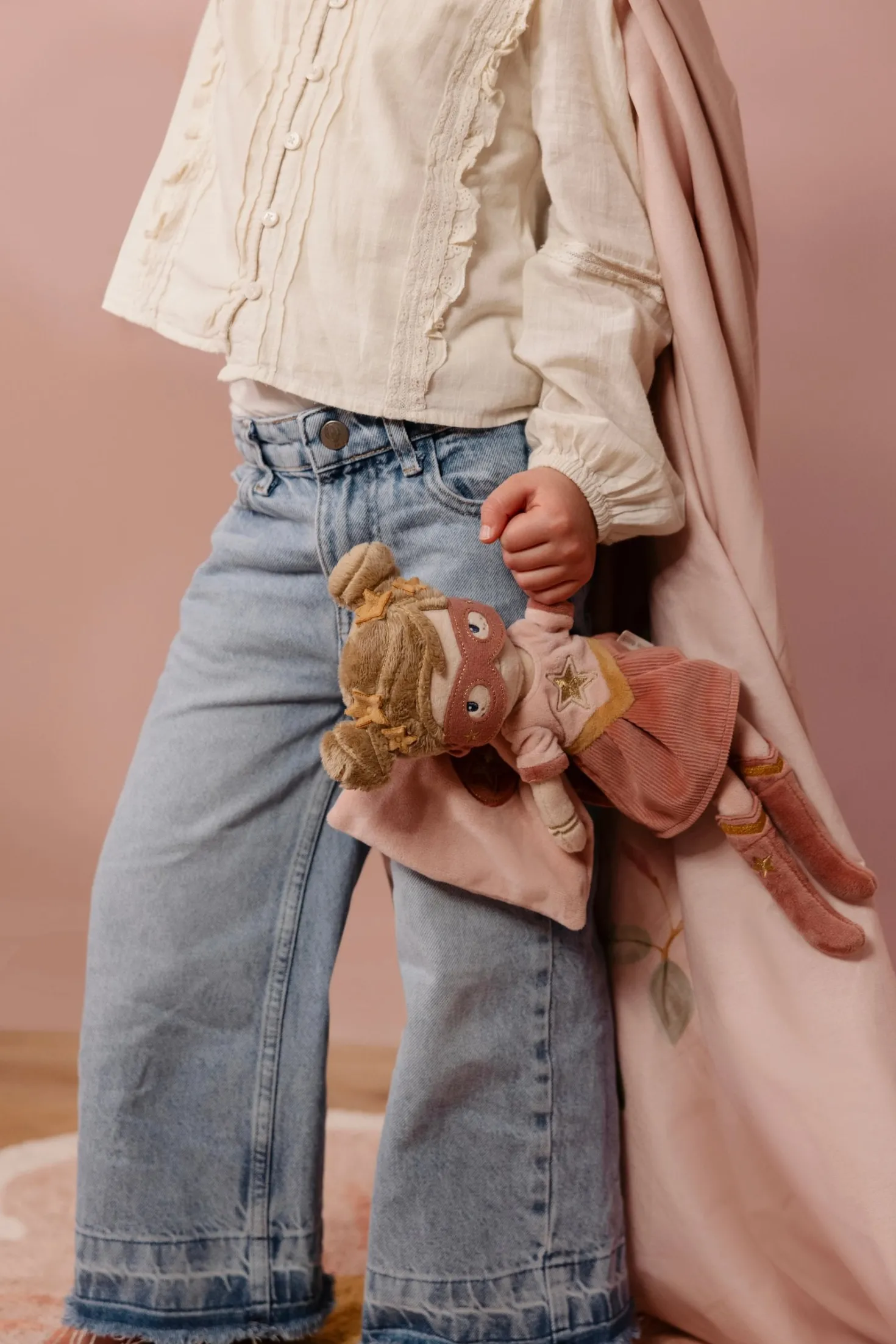 Rosa Superheroína Muñeca Blandita · Little Dutch