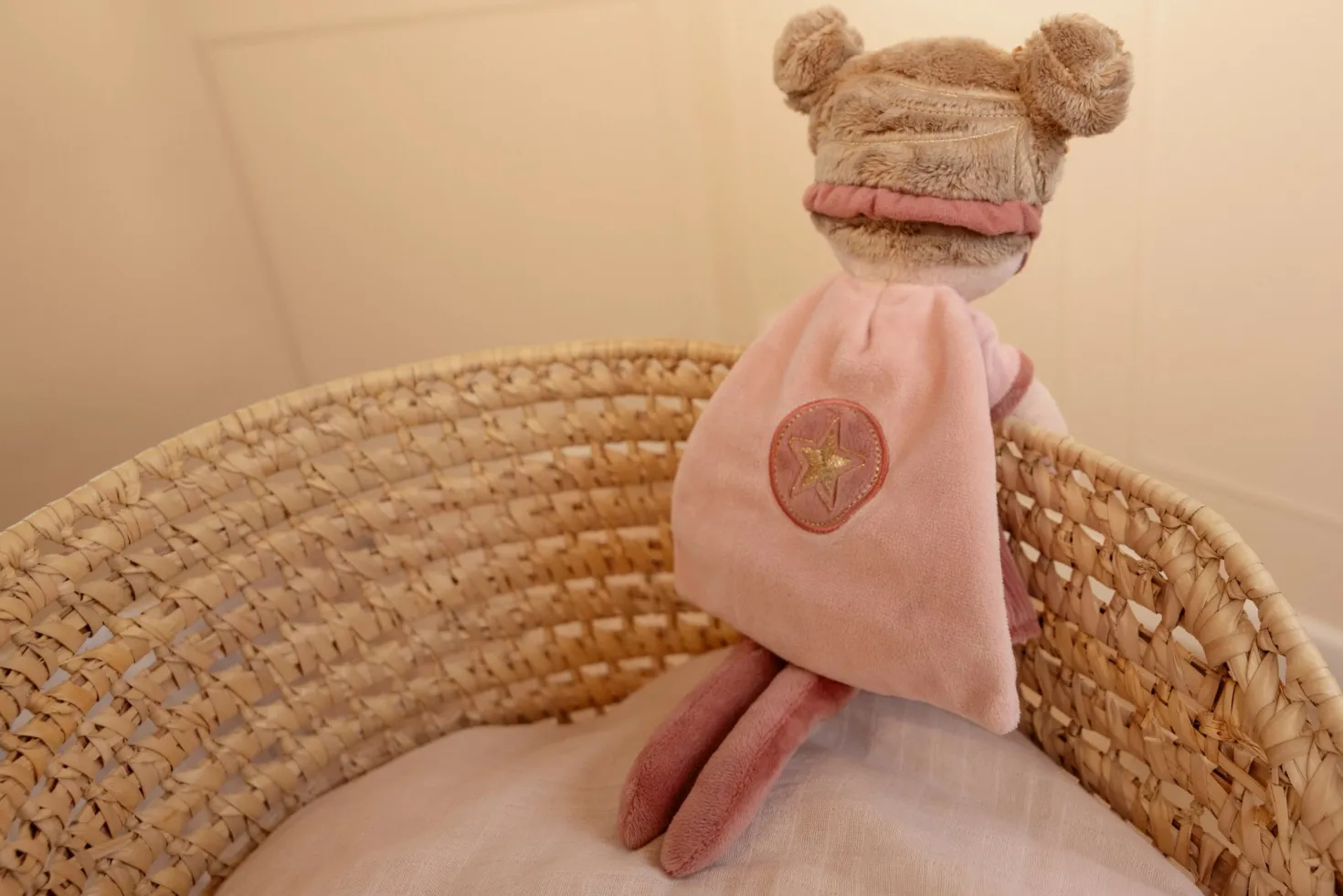 Rosa Superheroína Muñeca Blandita · Little Dutch