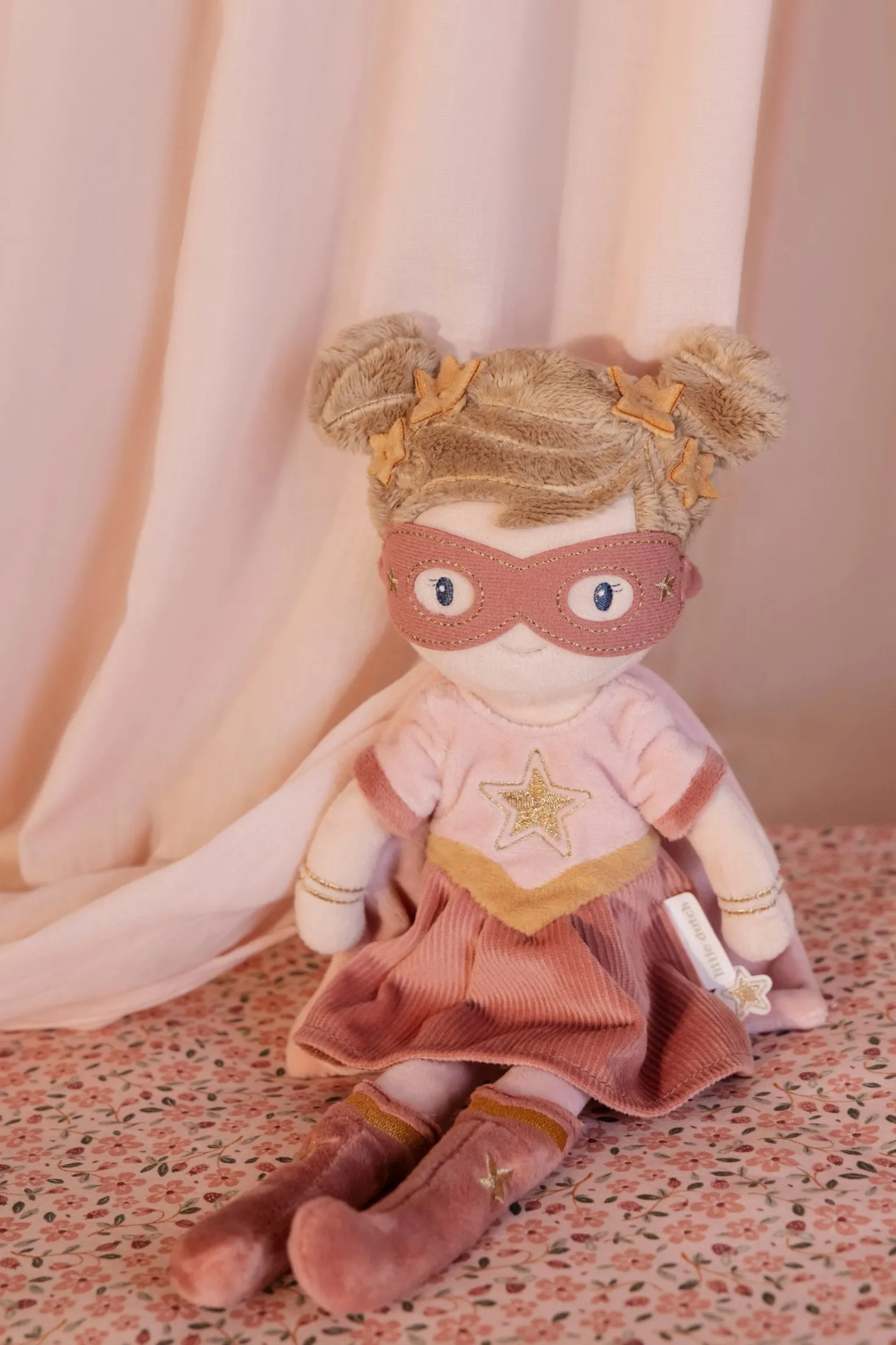Rosa Superheroína Muñeca Blandita · Little Dutch