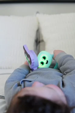 Sonajero / Mordedor GloPals · LUMI Lila