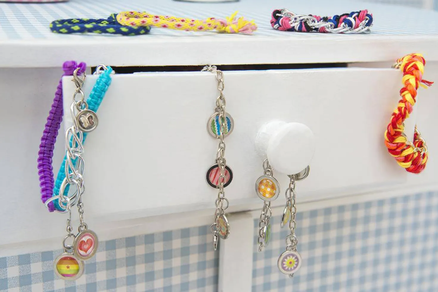 Taller de Pulseras Brillantes de la Amistad · 4M