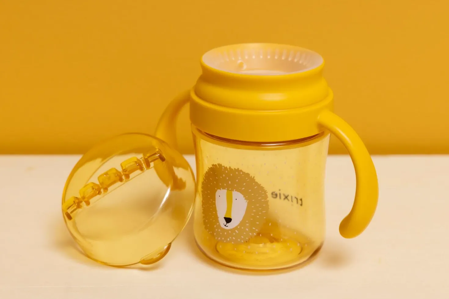 Taza 360º con asas Mr. Lion · Trixie