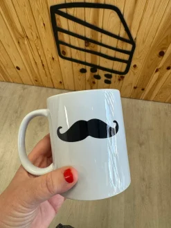 Taza · Moustache