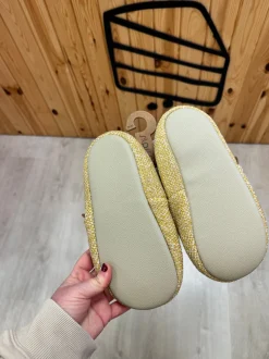 Zapatillas Booties adulto Mustard · SlipStop
